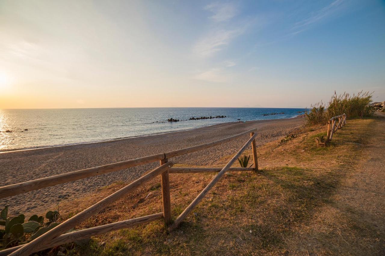 B&B Stella Marina Capo dʼOrlando Buitenkant foto
