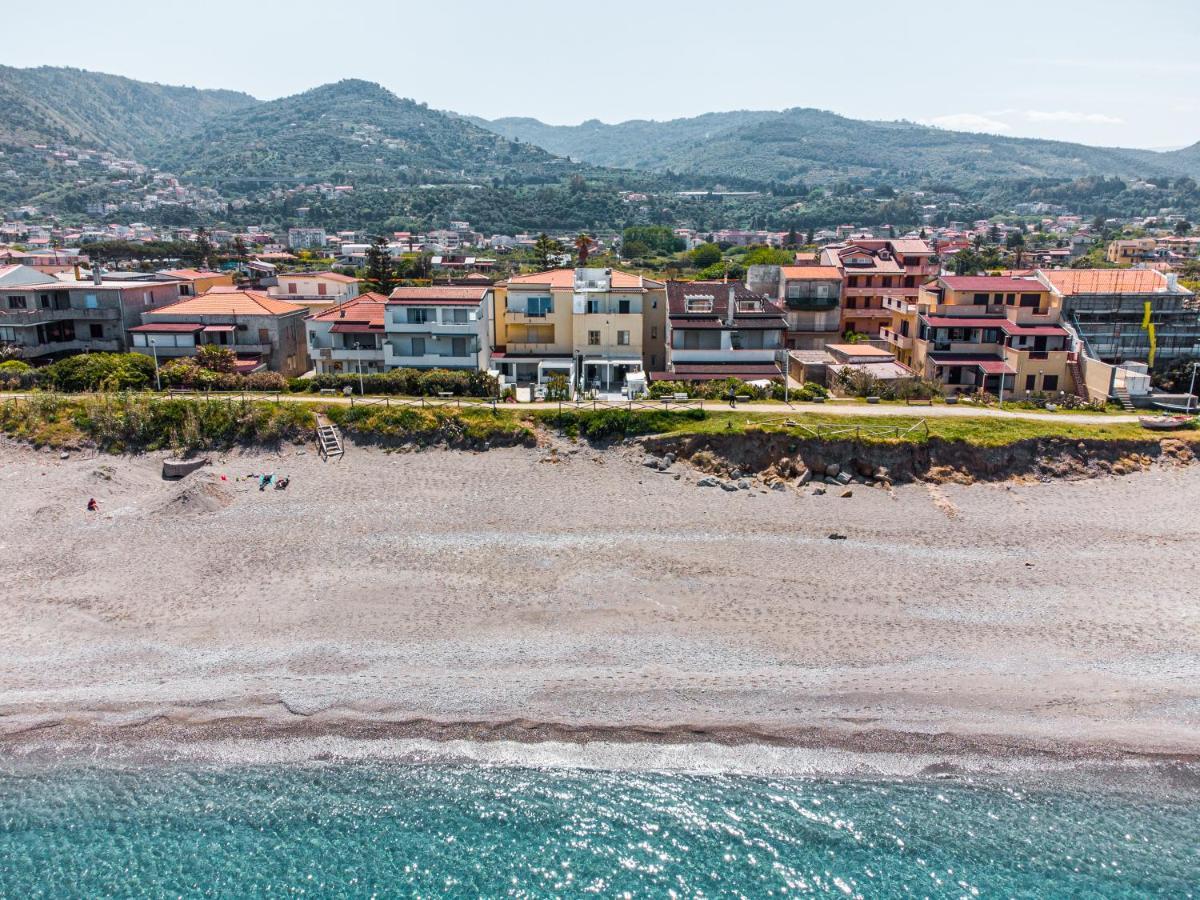 B&B Stella Marina Capo dʼOrlando Buitenkant foto